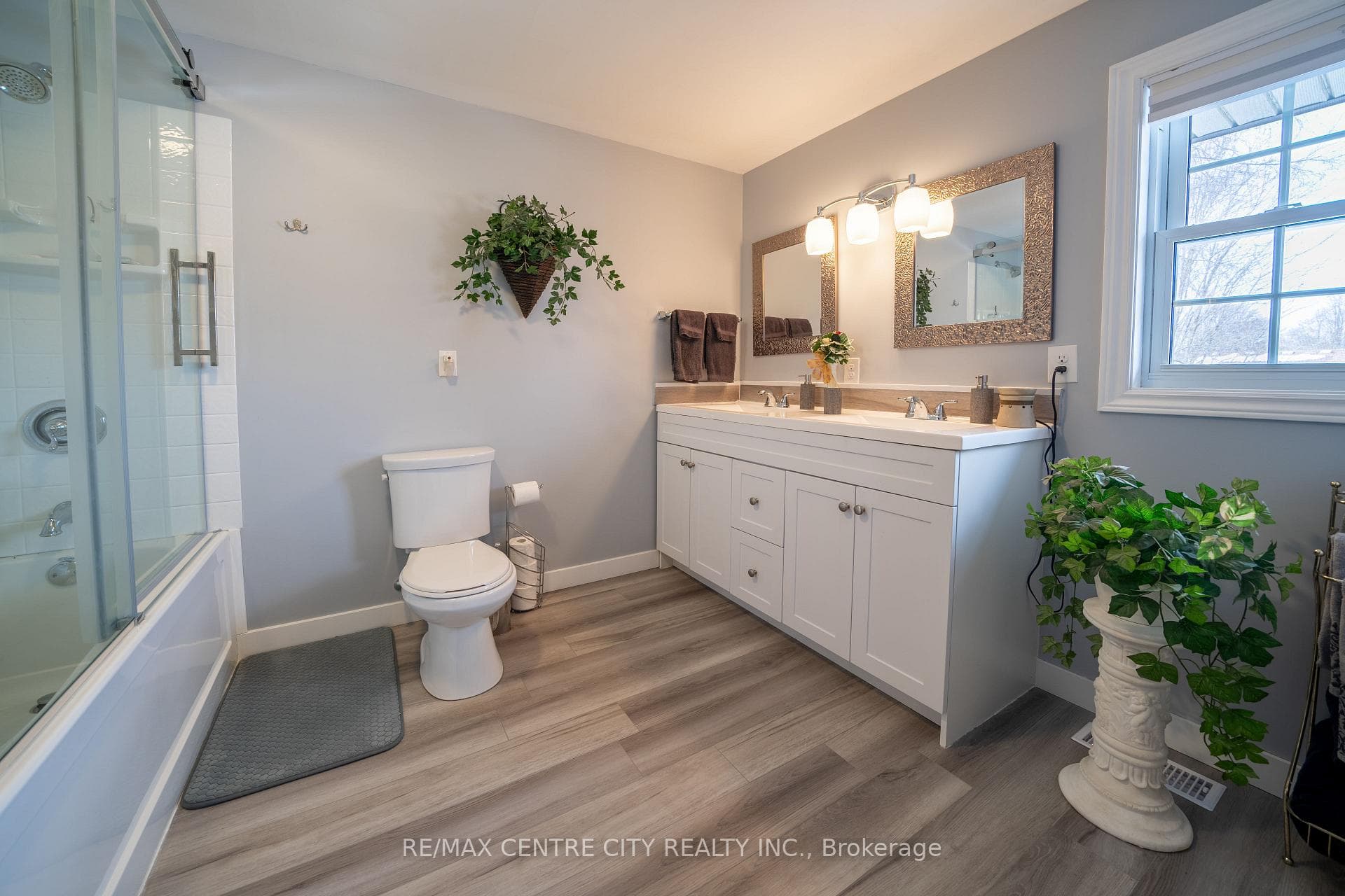 410 Beattie Street photo 24