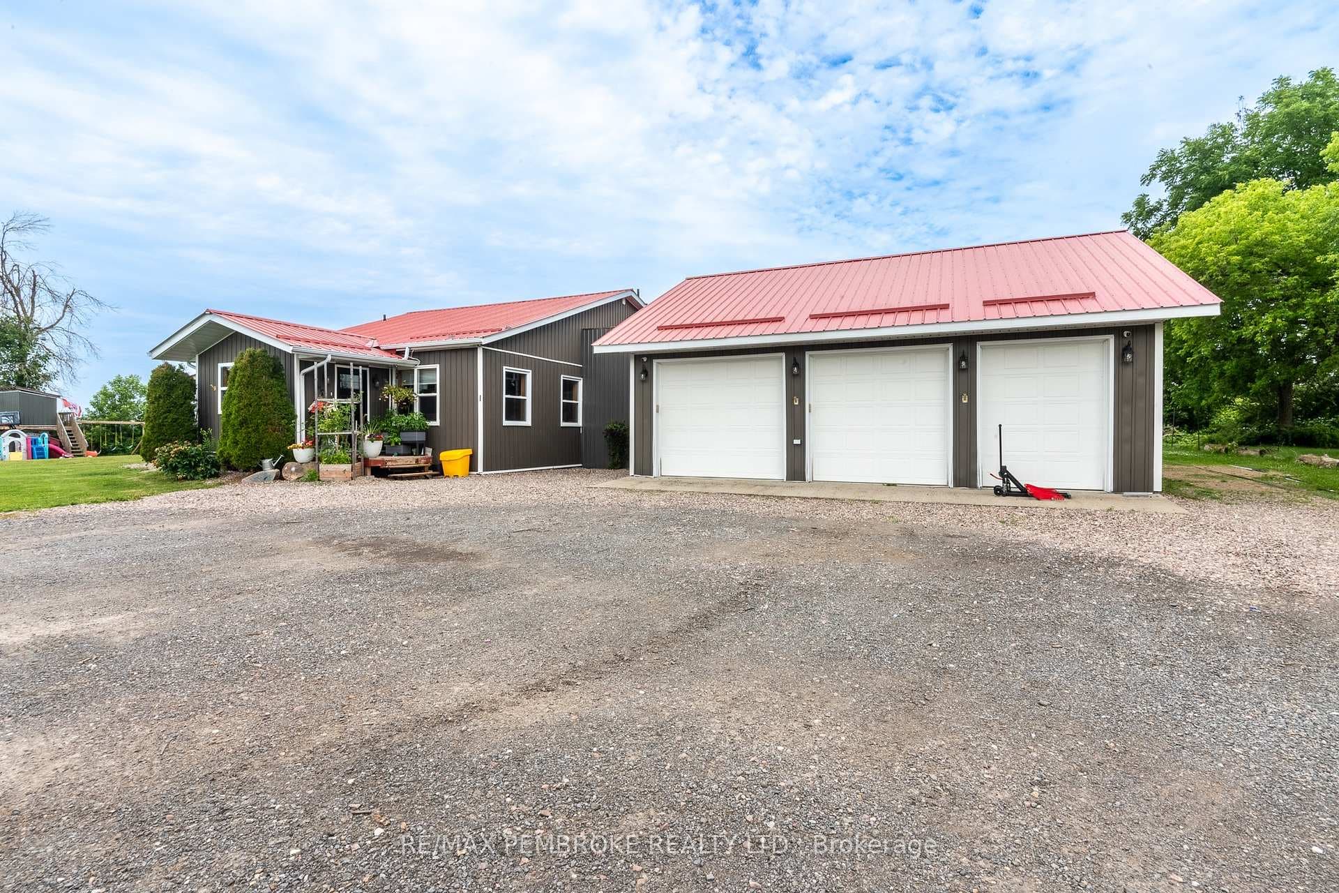 1890 Queensline Road photo 45