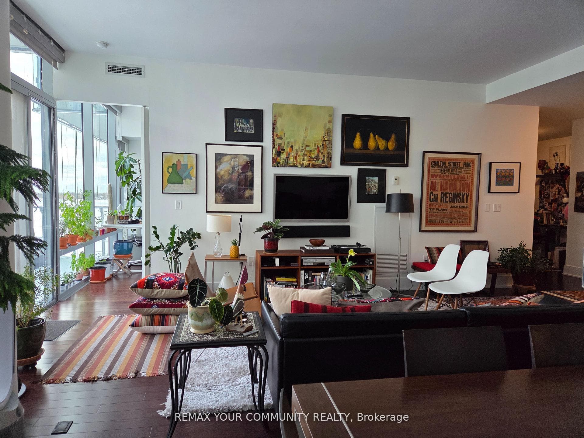 39 Queens Quay Unit 815 photo 2