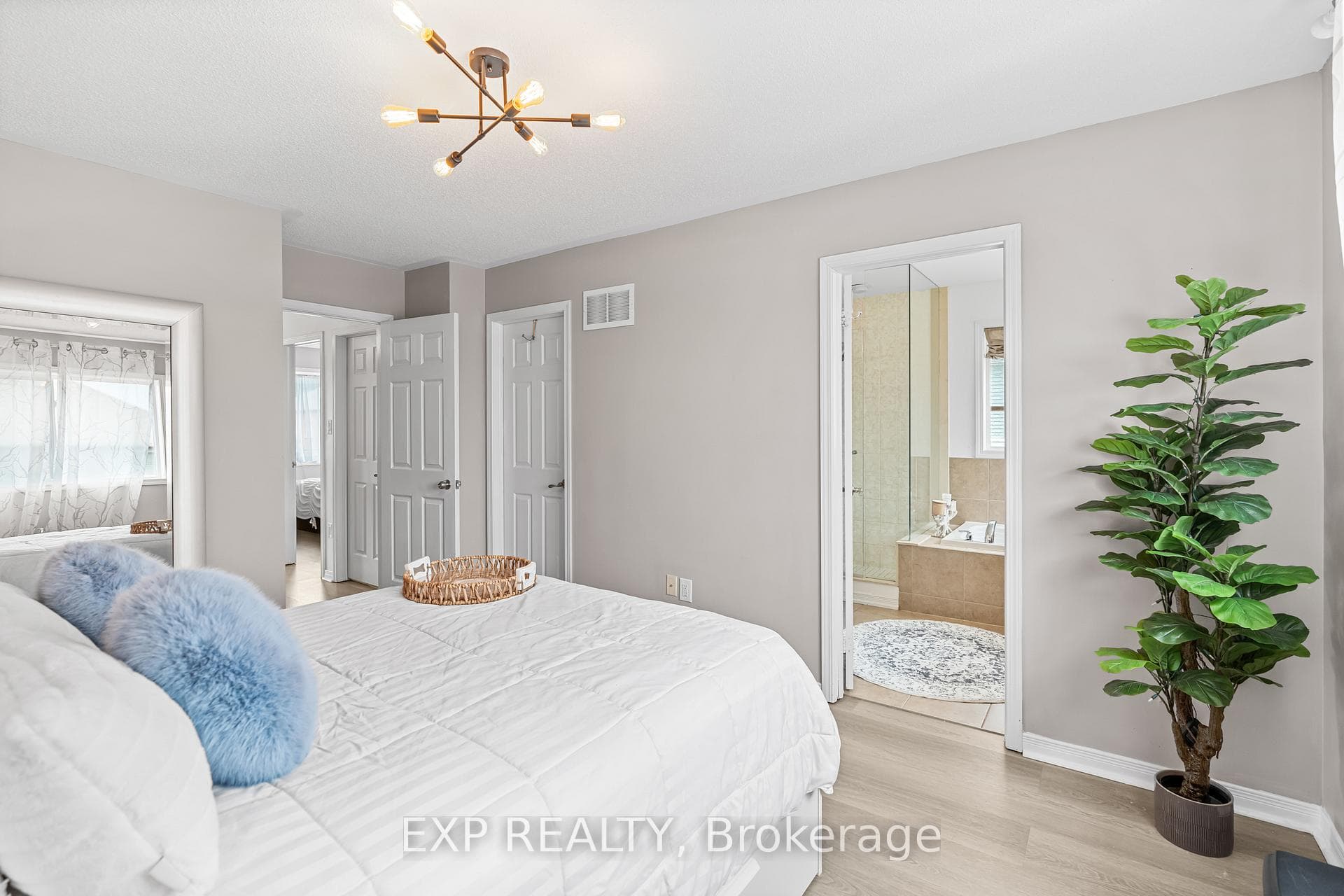 179 Thomas Avenue photo 16
