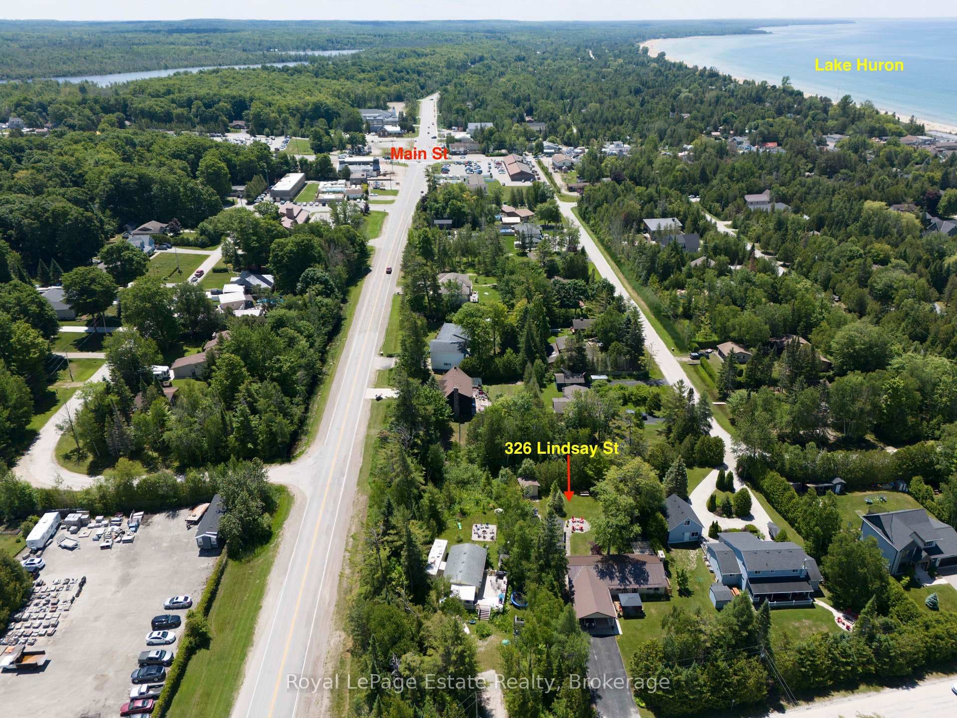Just 2 blocks from downtown Sauble