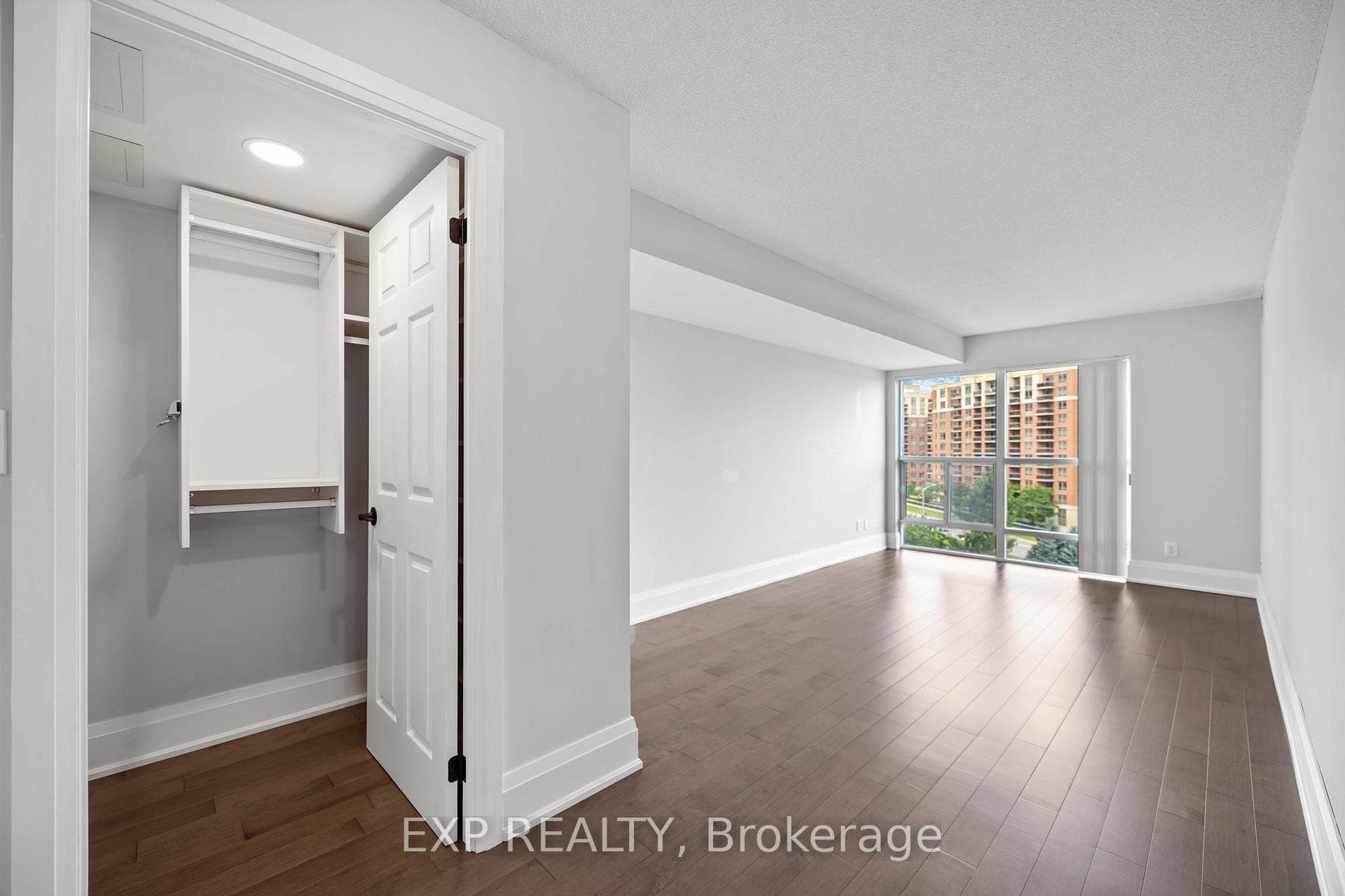 185 Oneida Crescent Unit 915 photo 18