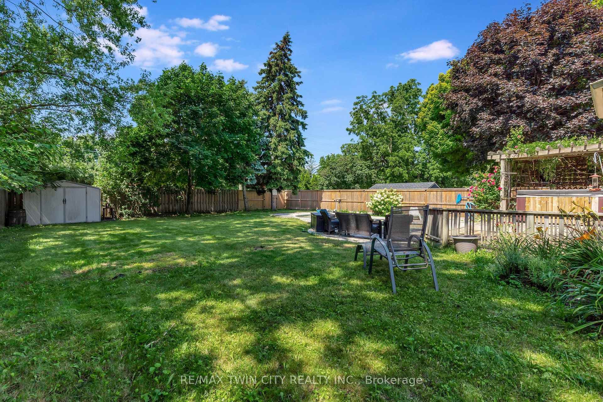 321 Crimson Crescent photo 39
