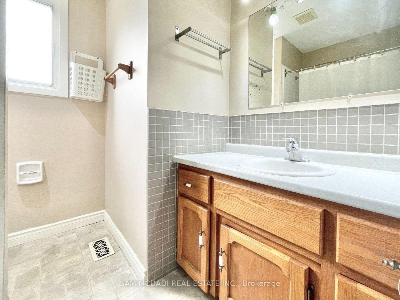 257 Thorncrest Drive photo 19