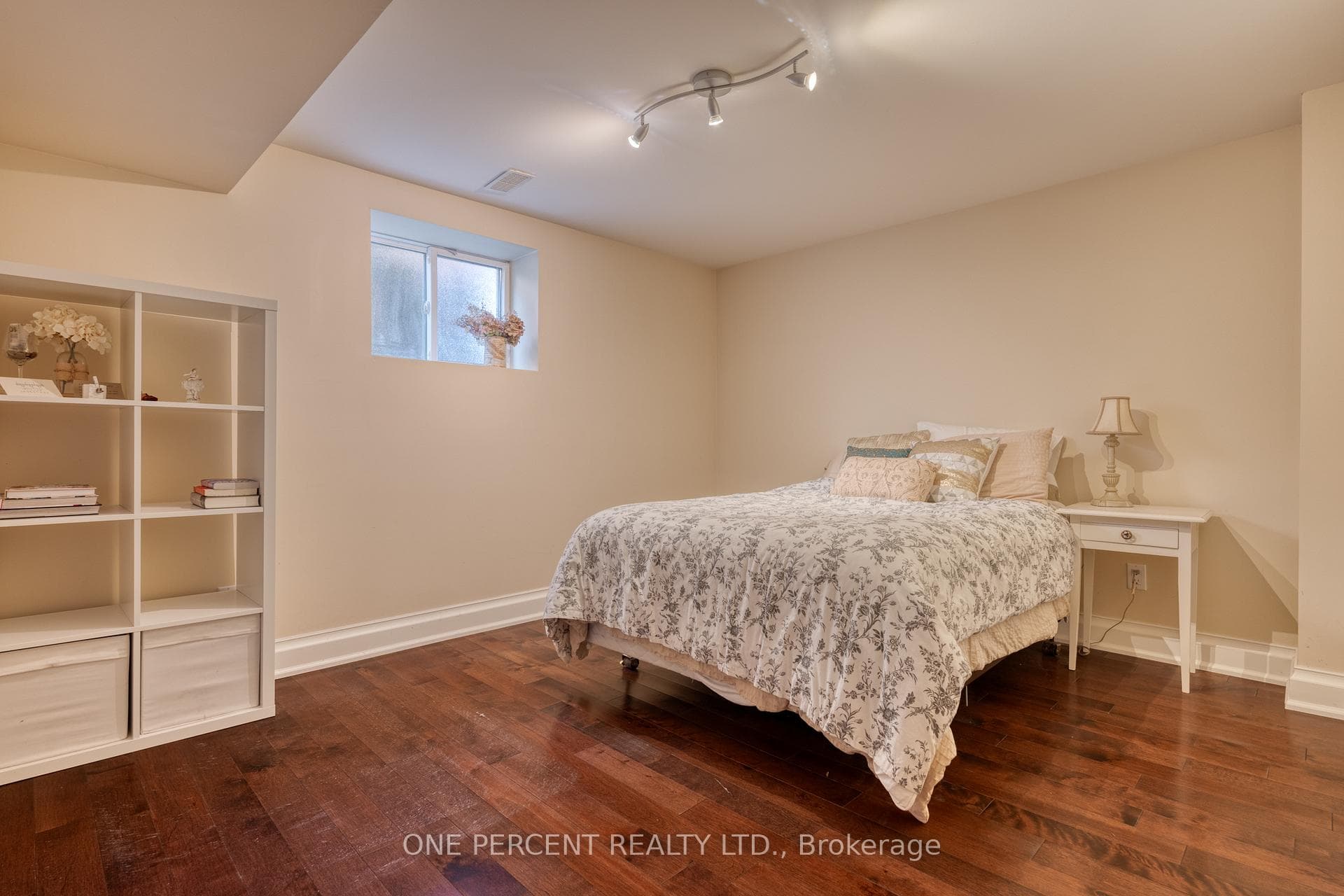 90 Pleasant Avenue photo 33