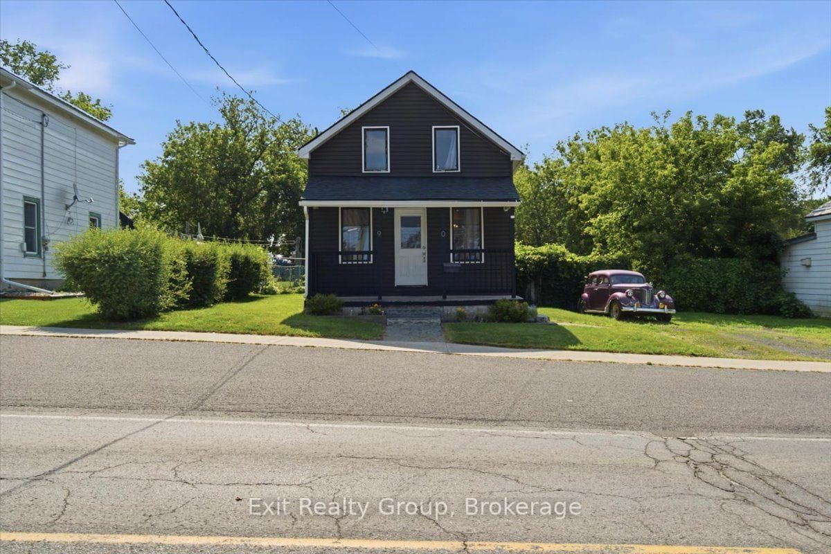 90 Palace Road photo 1