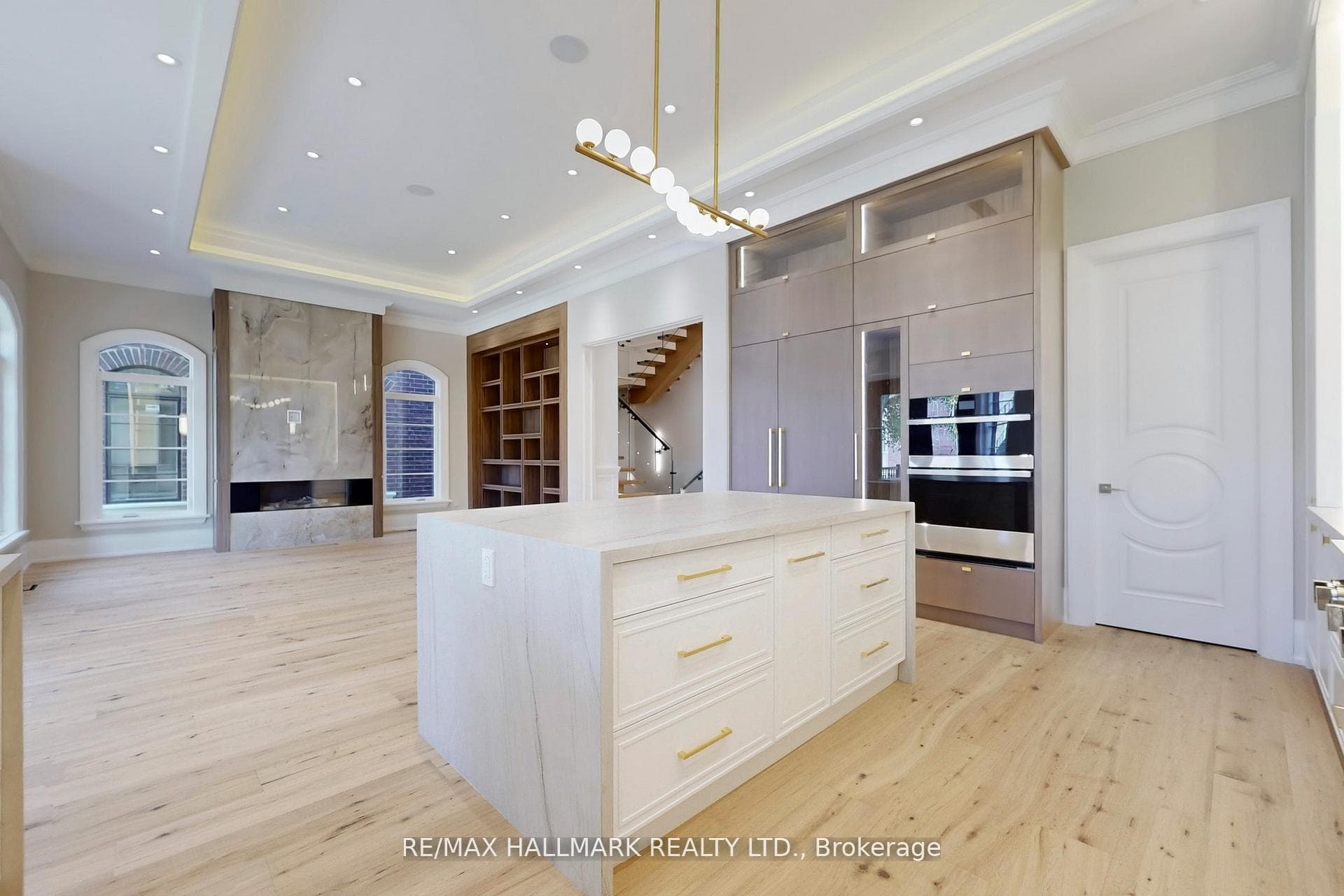 152 Olde Bayview Avenue photo 5
