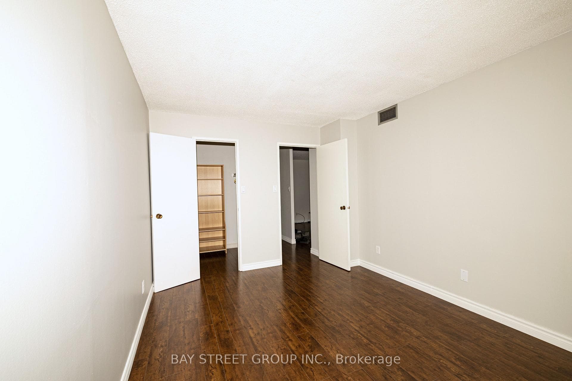 633 Bay Street Unit 2710 photo 12