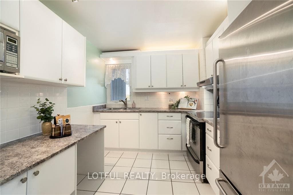 1081 AMBLESIDE Drive Unit 202 photo 15