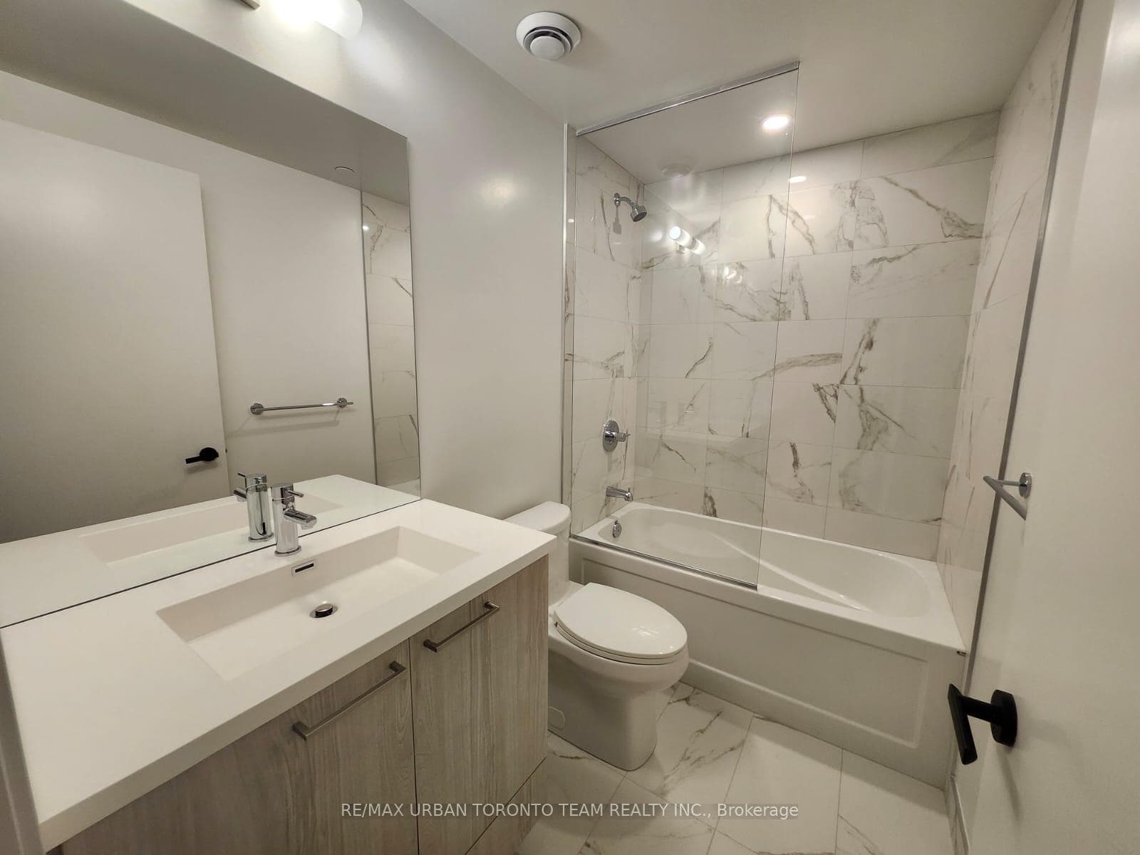 225 Commerce St Street Unit 1702 photo 5