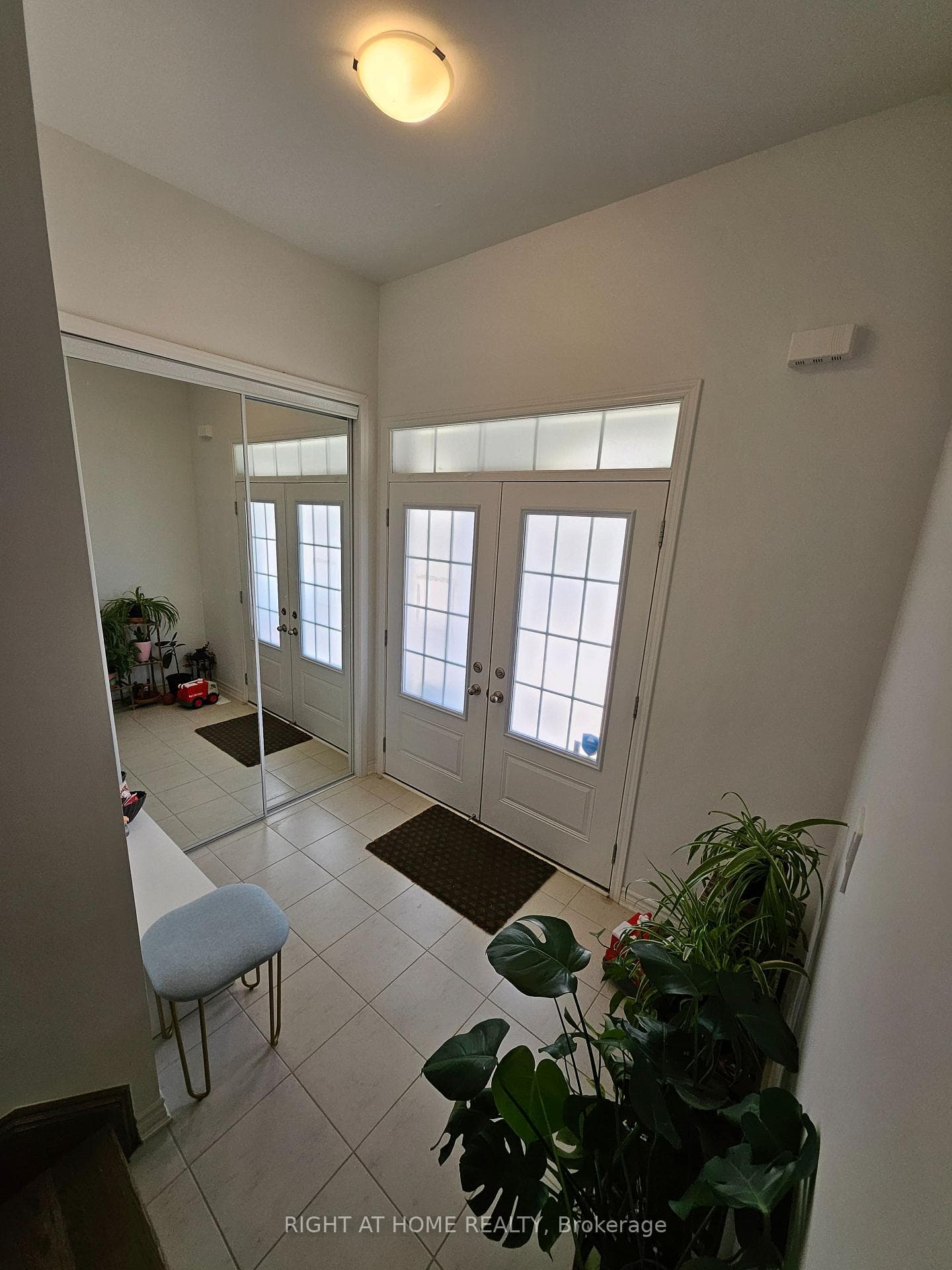 1615 Severn Drive Unit Upper photo 2