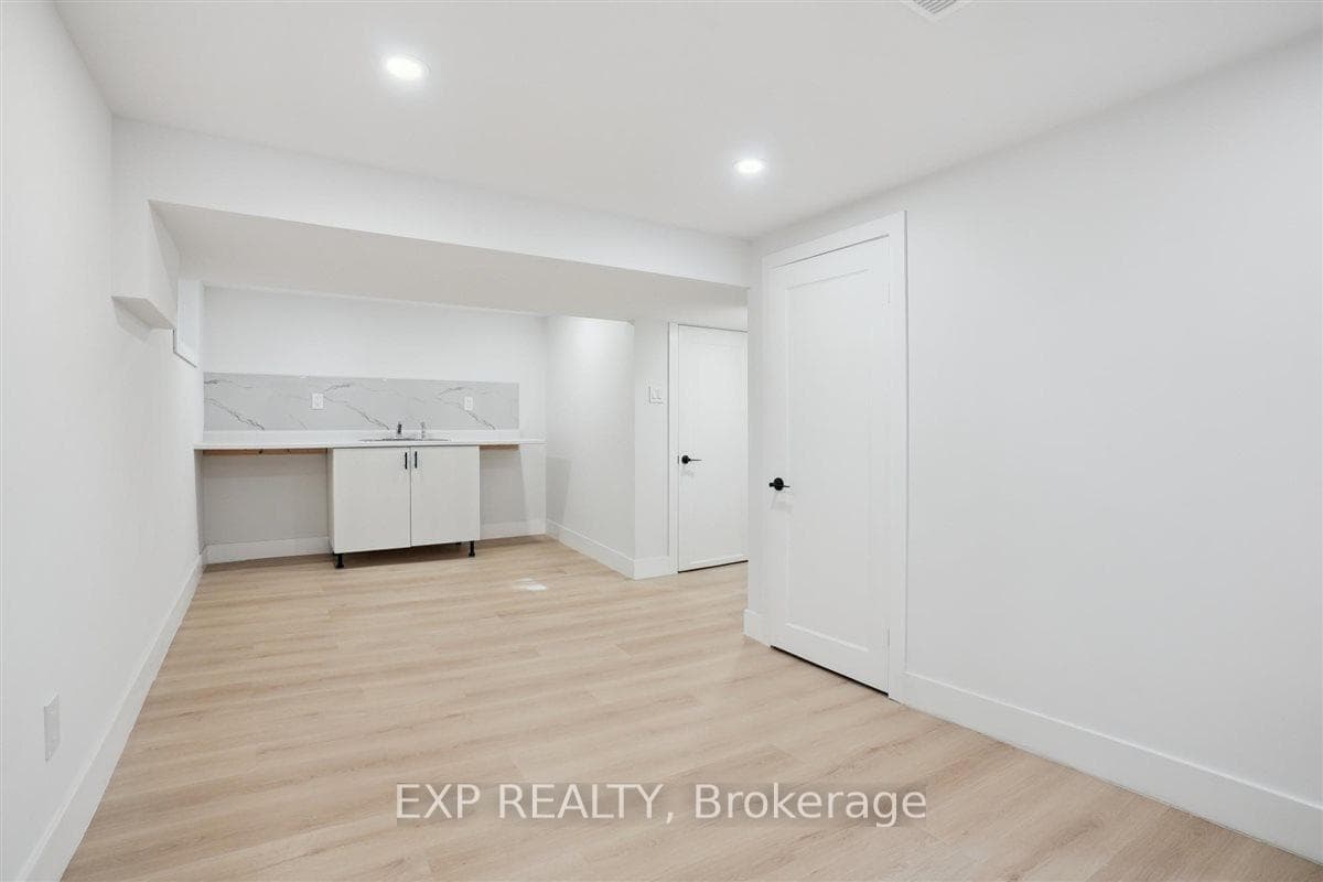 41 Cameron Avenue photo 19