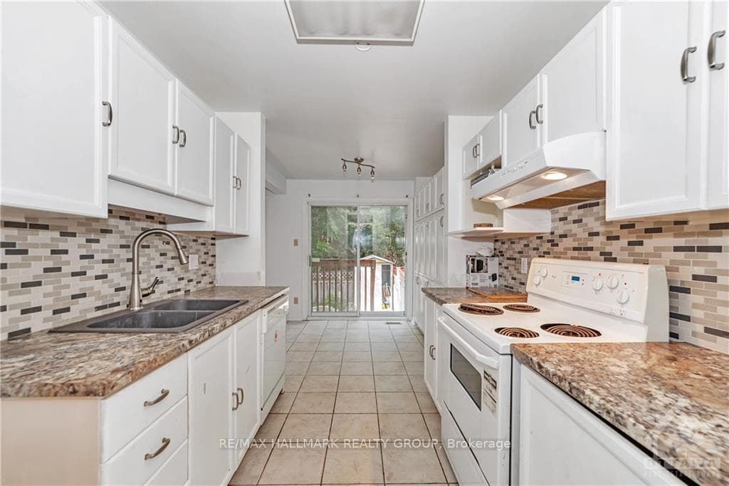 14 ASHPARK Crescent photo 9