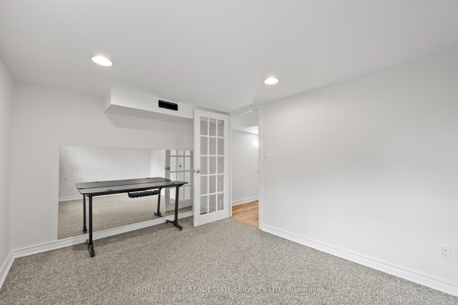 49 Meadowvale Drive photo 37
