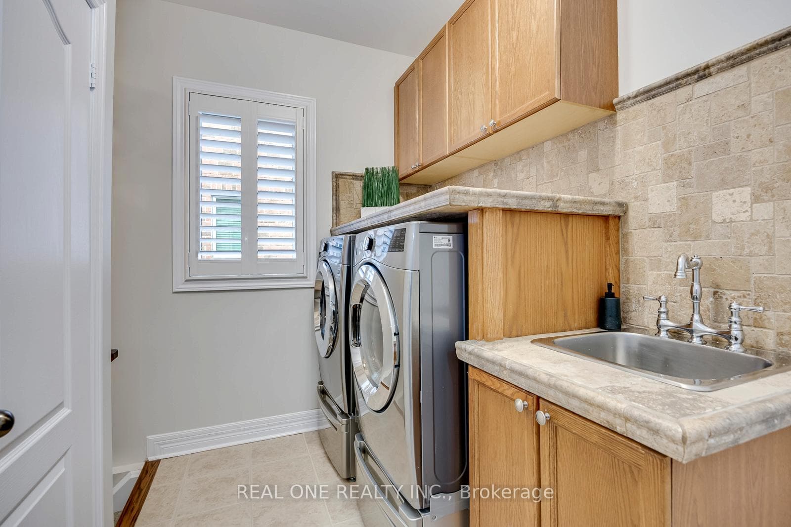1517 Craigleith Road photo 22