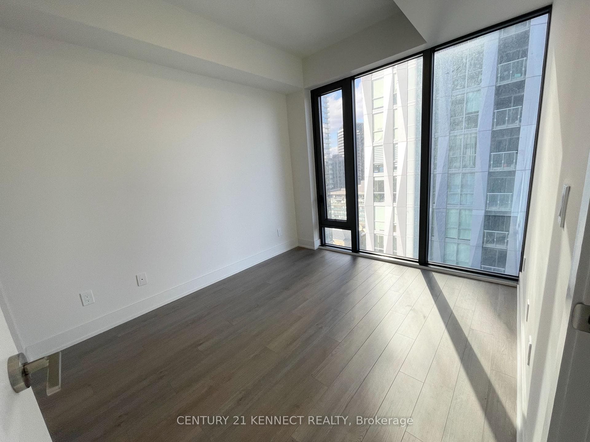 8 Cumberland Street Unit 1209 photo 2