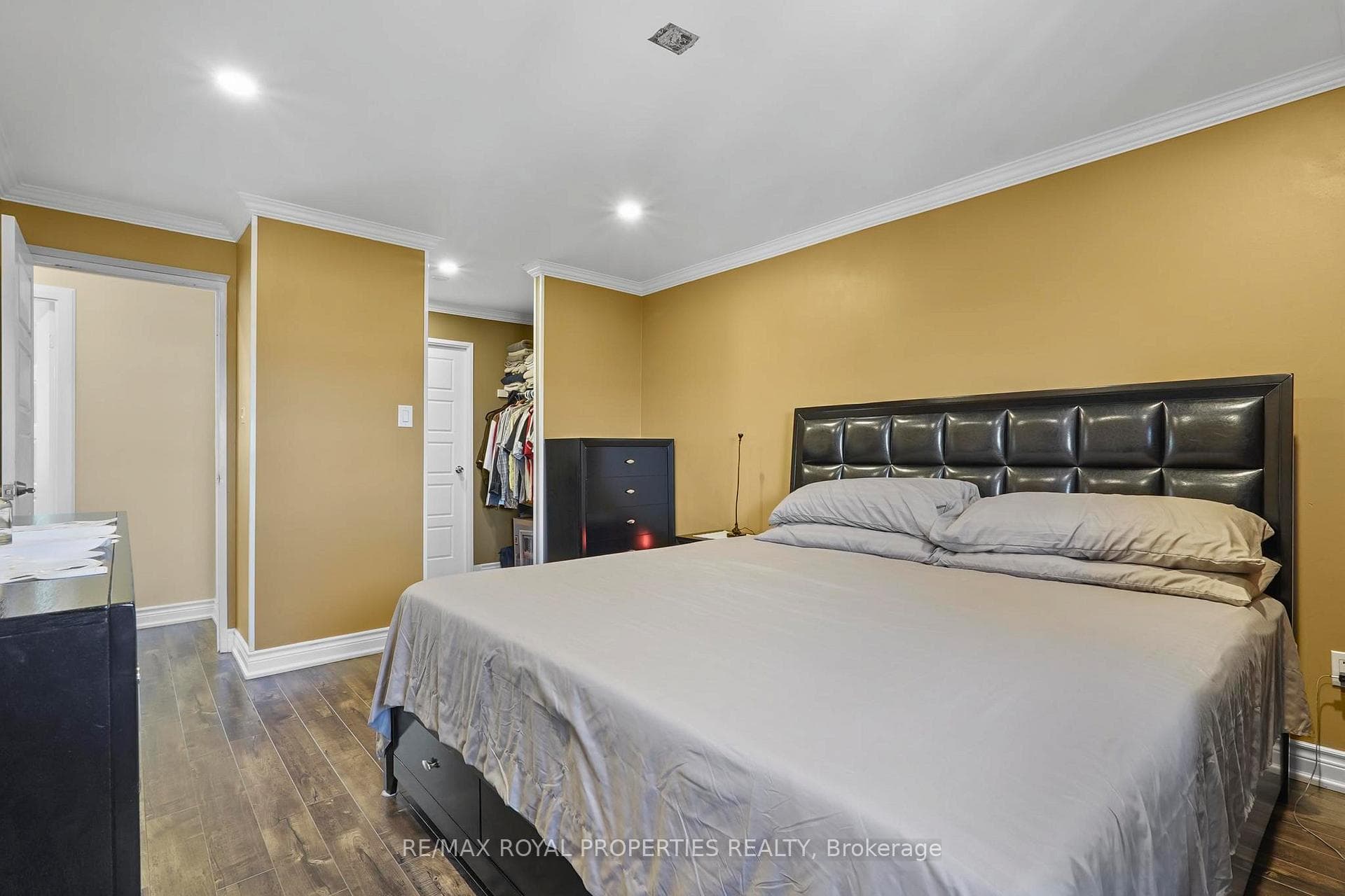 100 Wingarden Court Unit 2011 photo 11