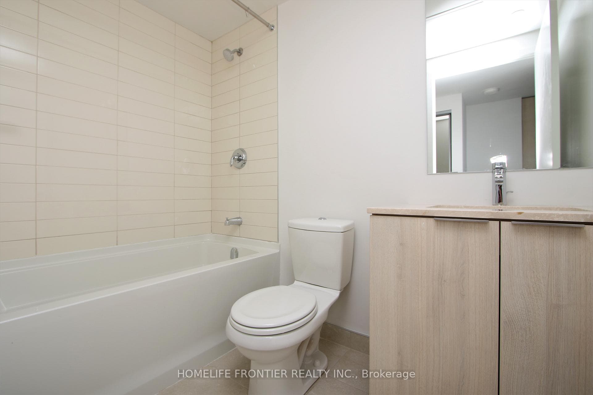 11 Wellesley Street Unit 1011 photo 3