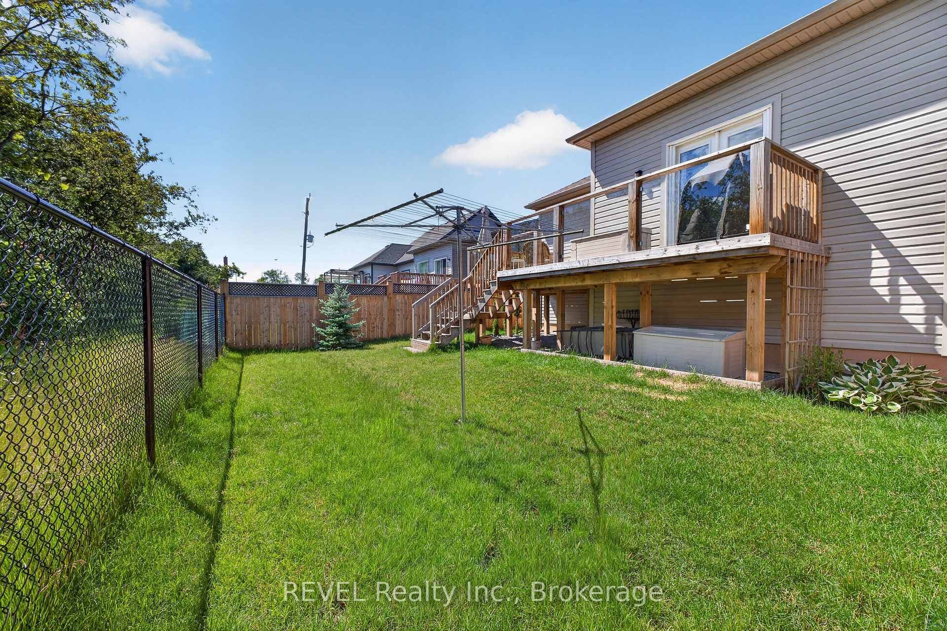 394 Hummel Crescent photo 25