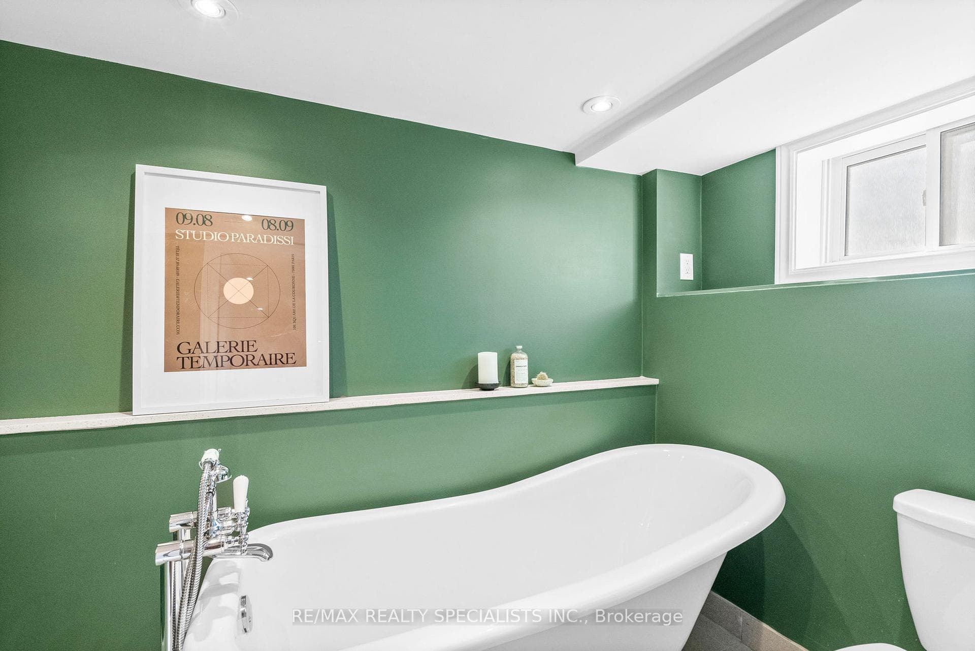 50 Albert Avenue photo 41