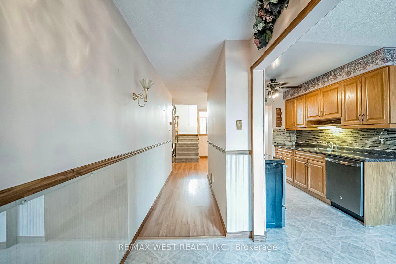477 Hansen Road photo 8