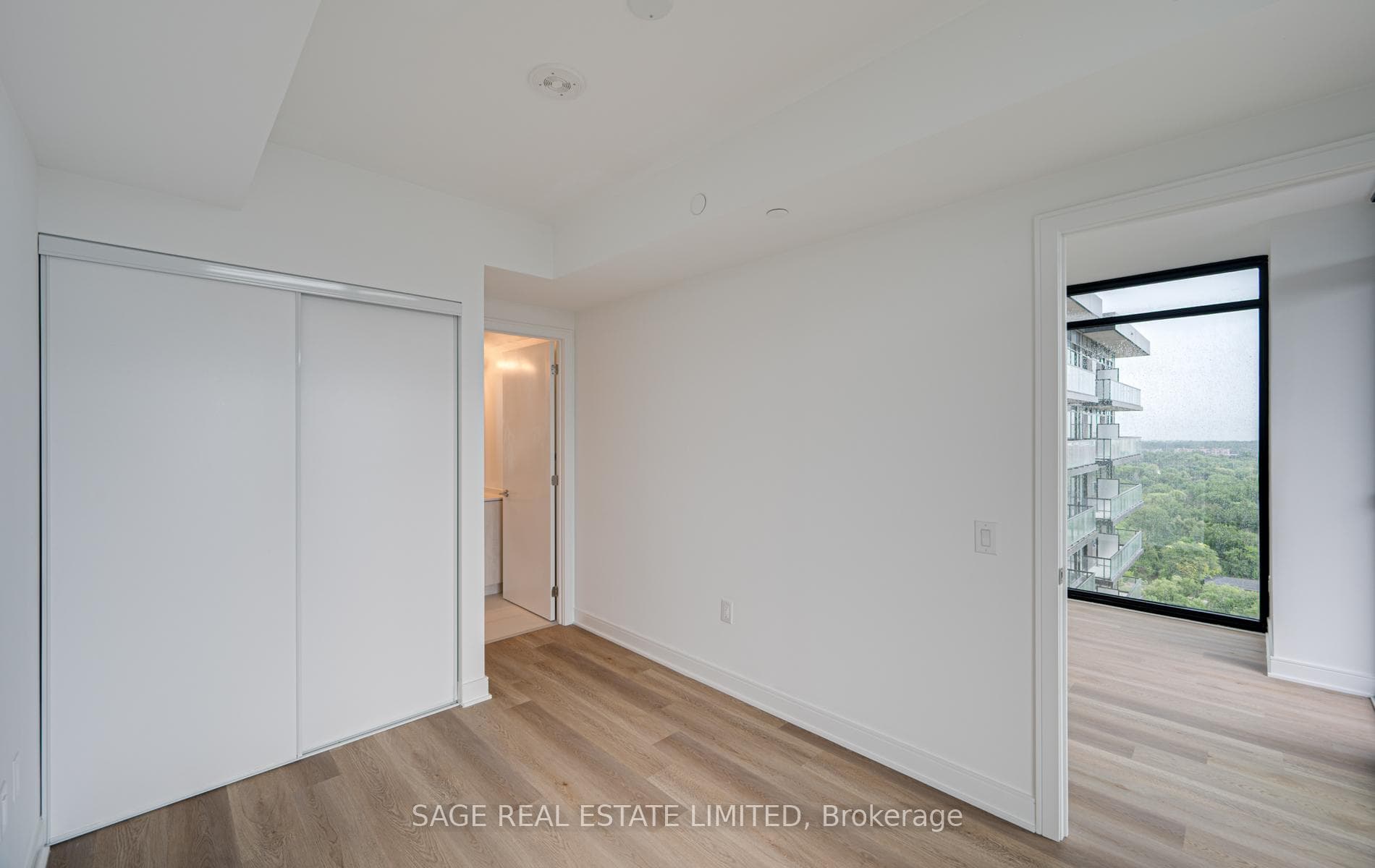 86 Dundas Street Unit 1601 photo 19