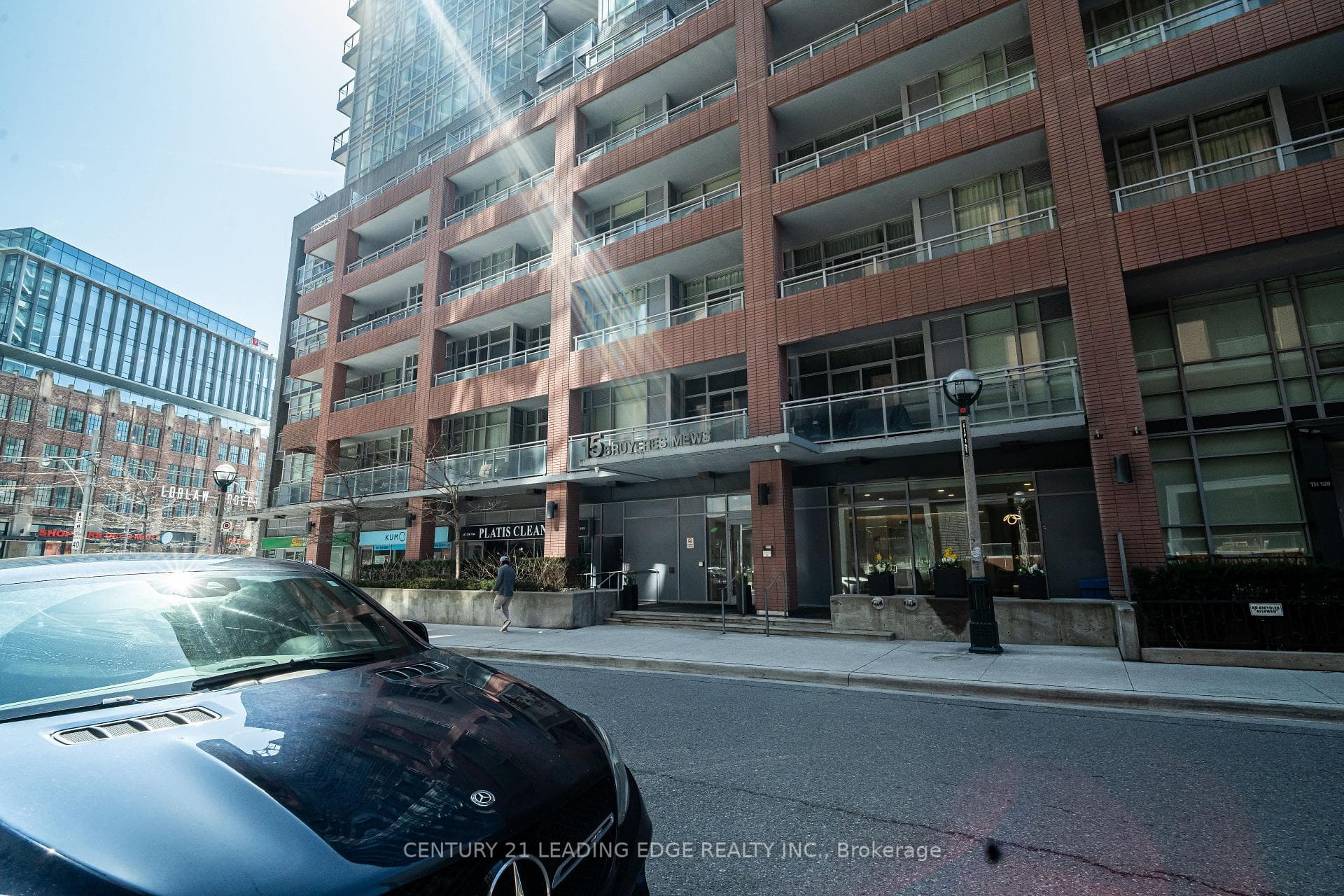 15 Bruyeres Mews Unit 517 photo 15