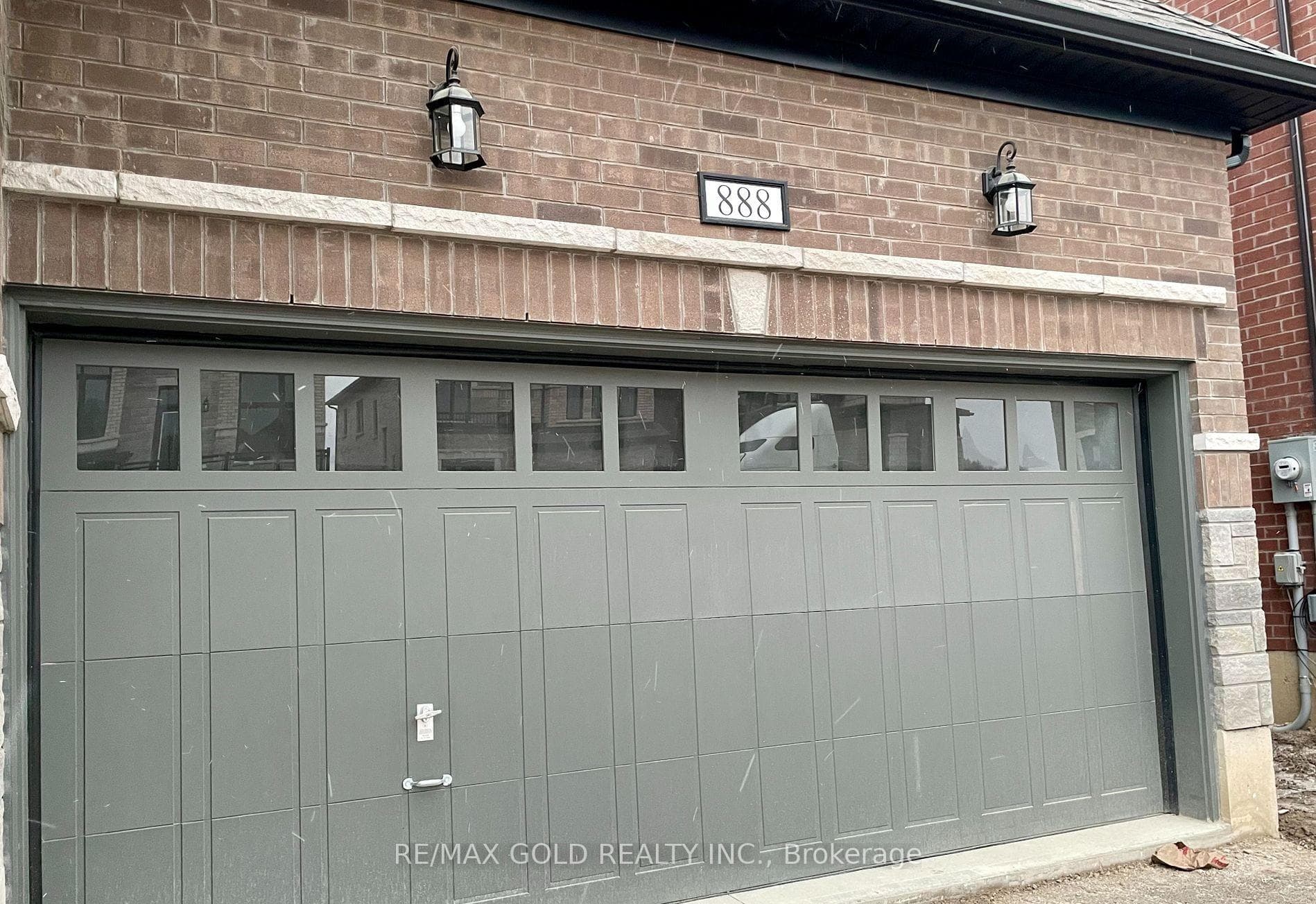 888 Knights Lane photo 2