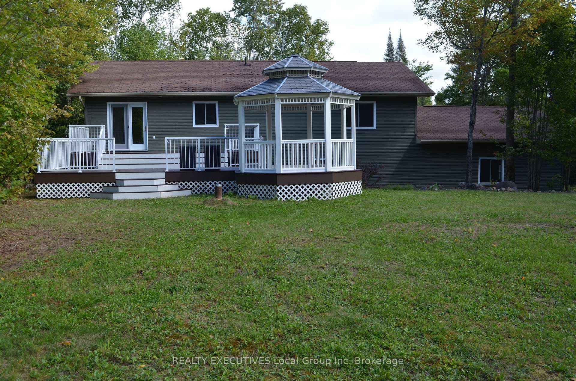 581 Ouellette Road photo 6