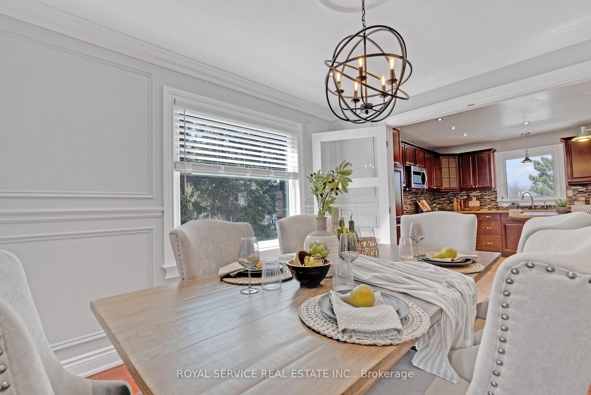 8 Thornbury Court photo 17