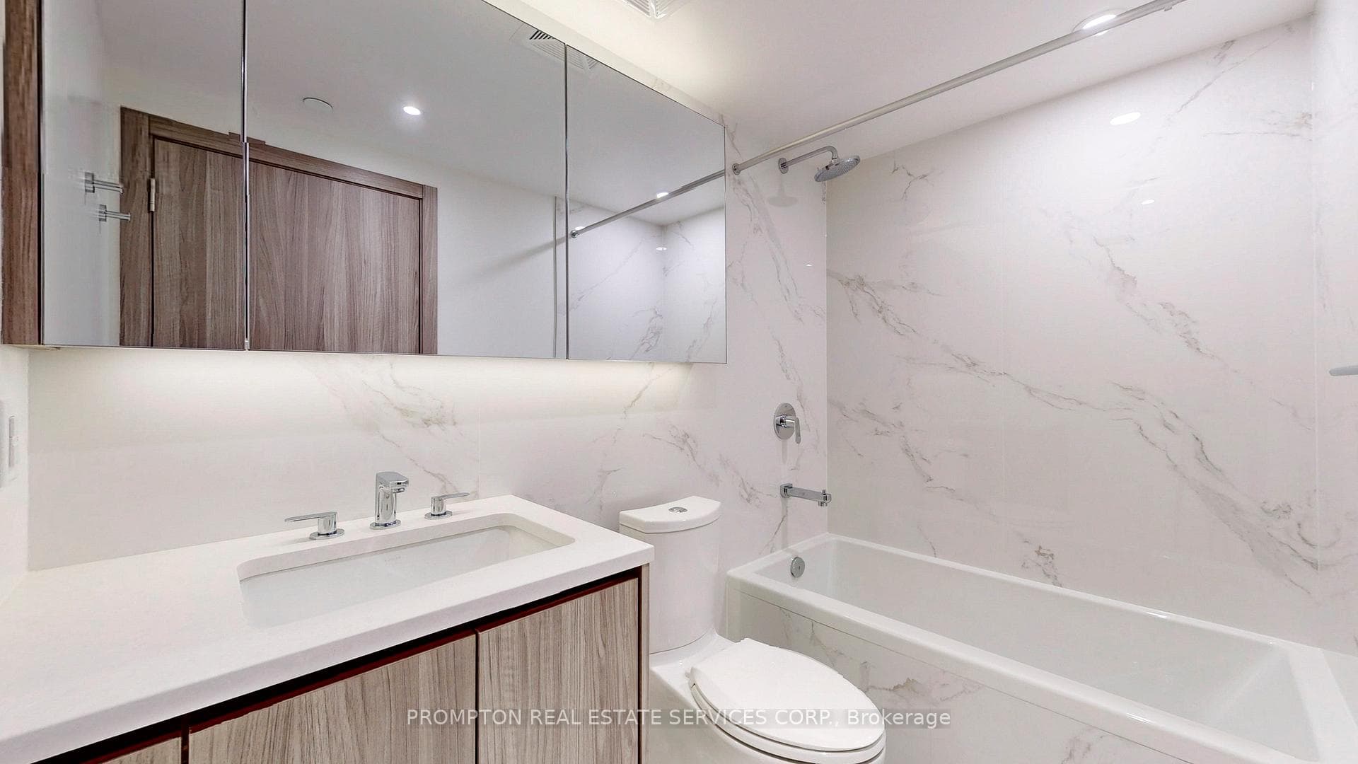 27 McMahon Drive Unit 2102 photo 22