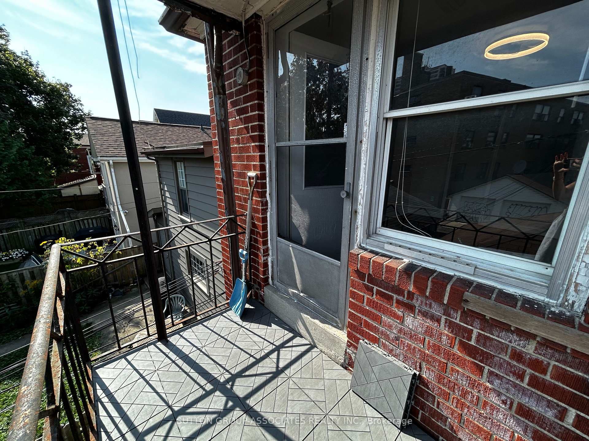 131 Kenwood Avenue Unit 3 photo 15