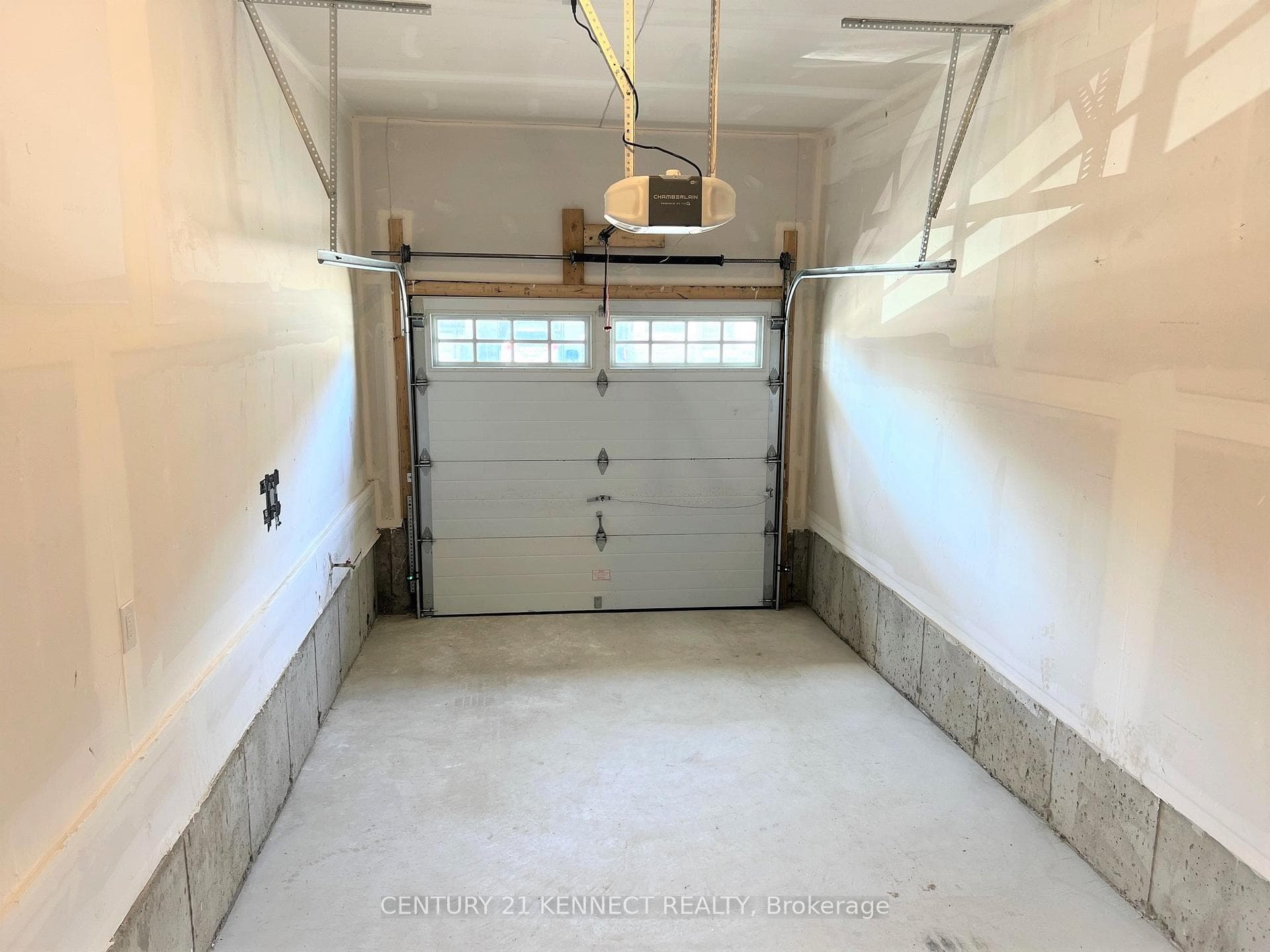 8 Frederick Roman Avenue photo 22