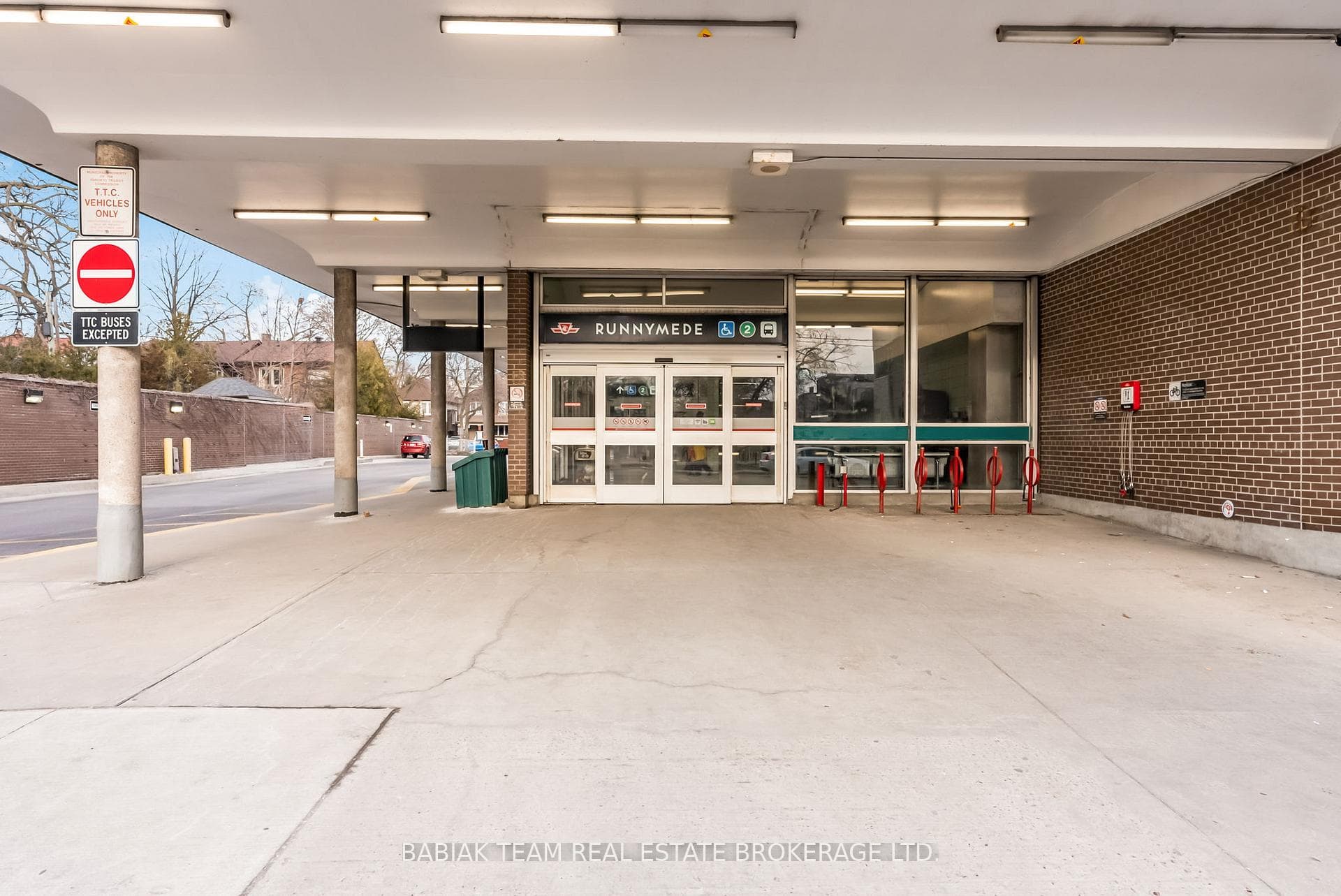 131 Colbeck Street photo 40