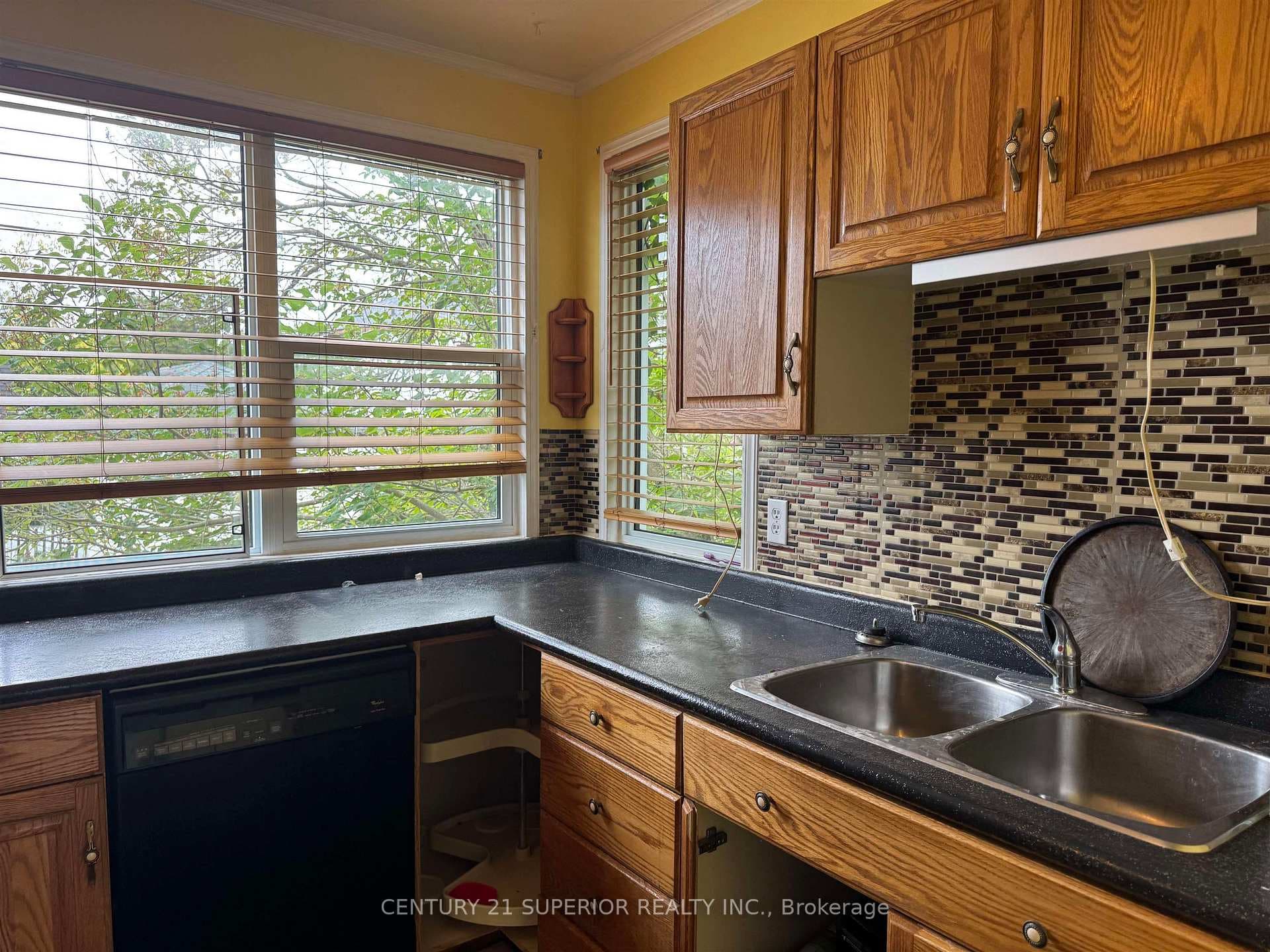 3 Ross Ave photo 11