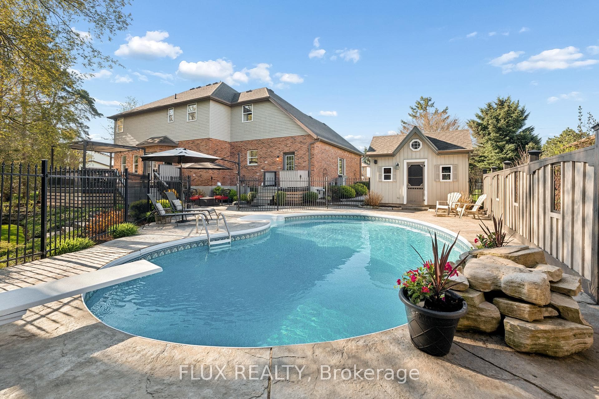 1033 Sunset Drive photo 46