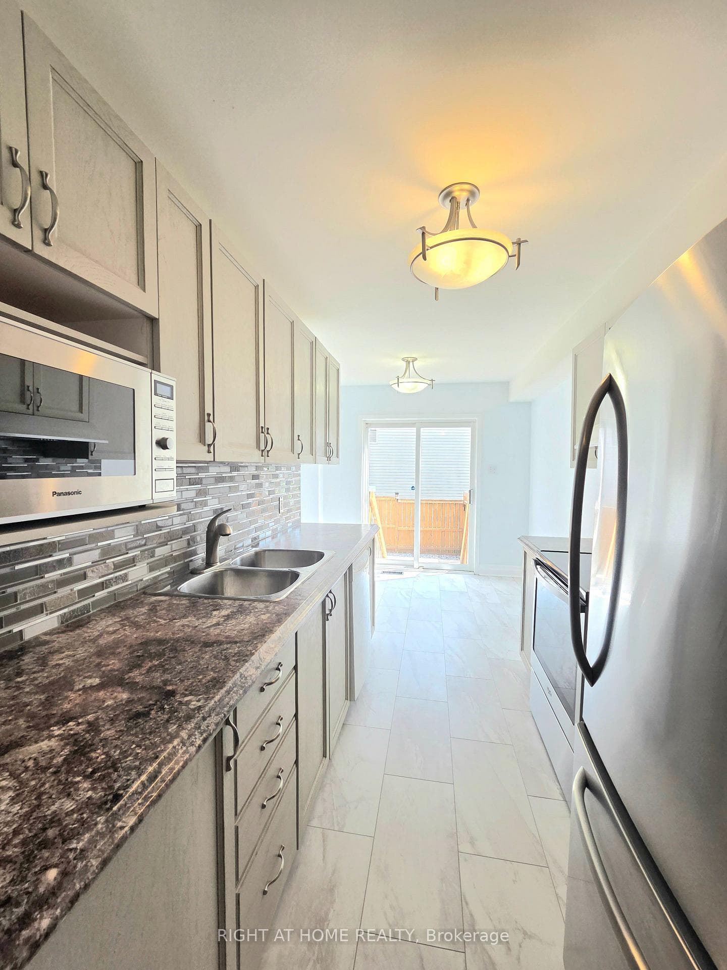 232 Meadowbreeze Drive photo 13