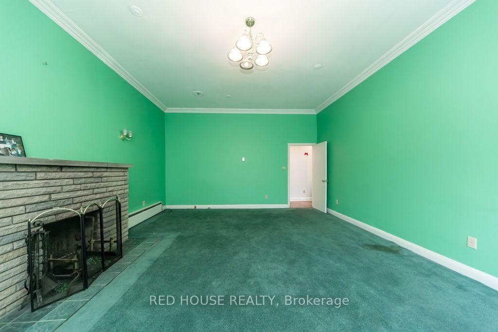 658 Vaughan Road photo 17