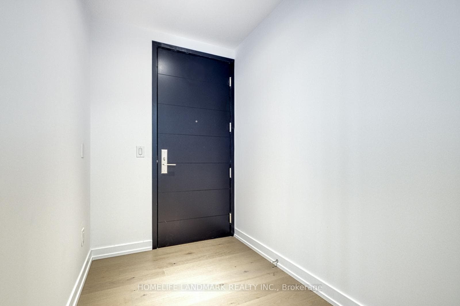 488 University Avenue Unit 3302 photo 10