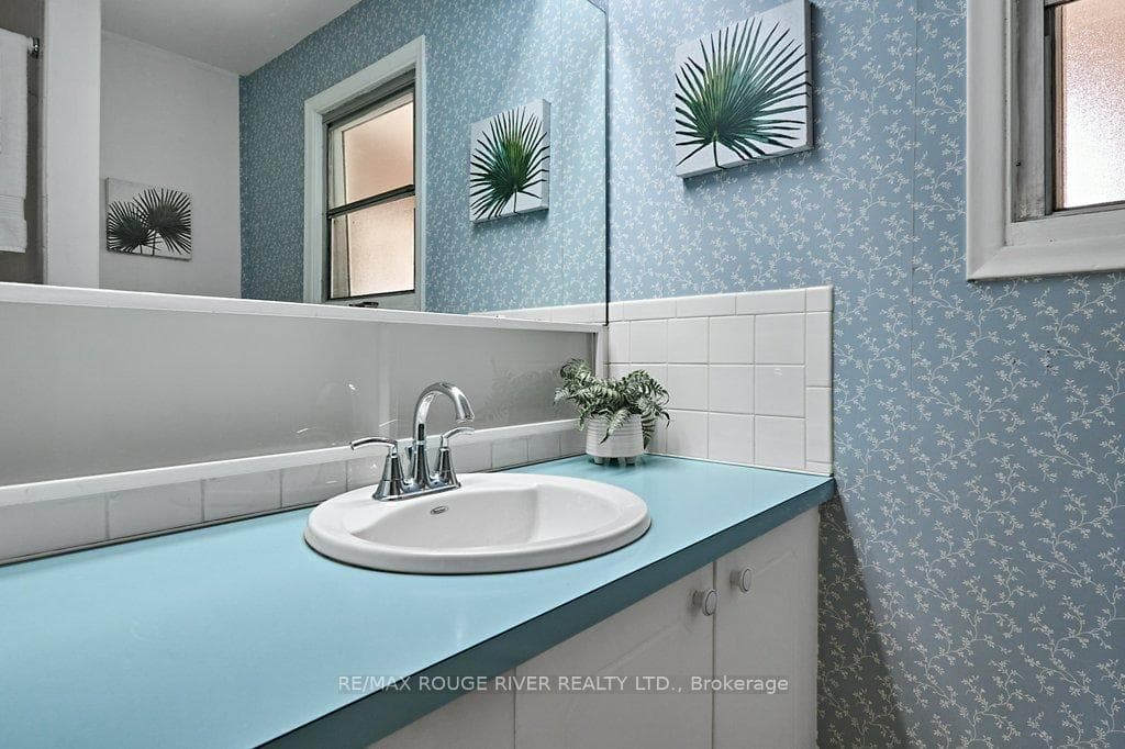 873 Oshawa Boulevard photo 30