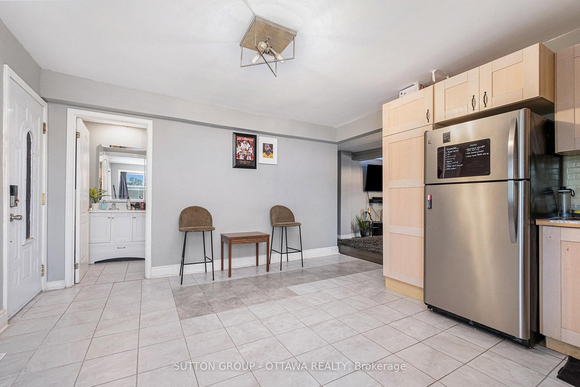 Ground Floor - Eat In Kitchen