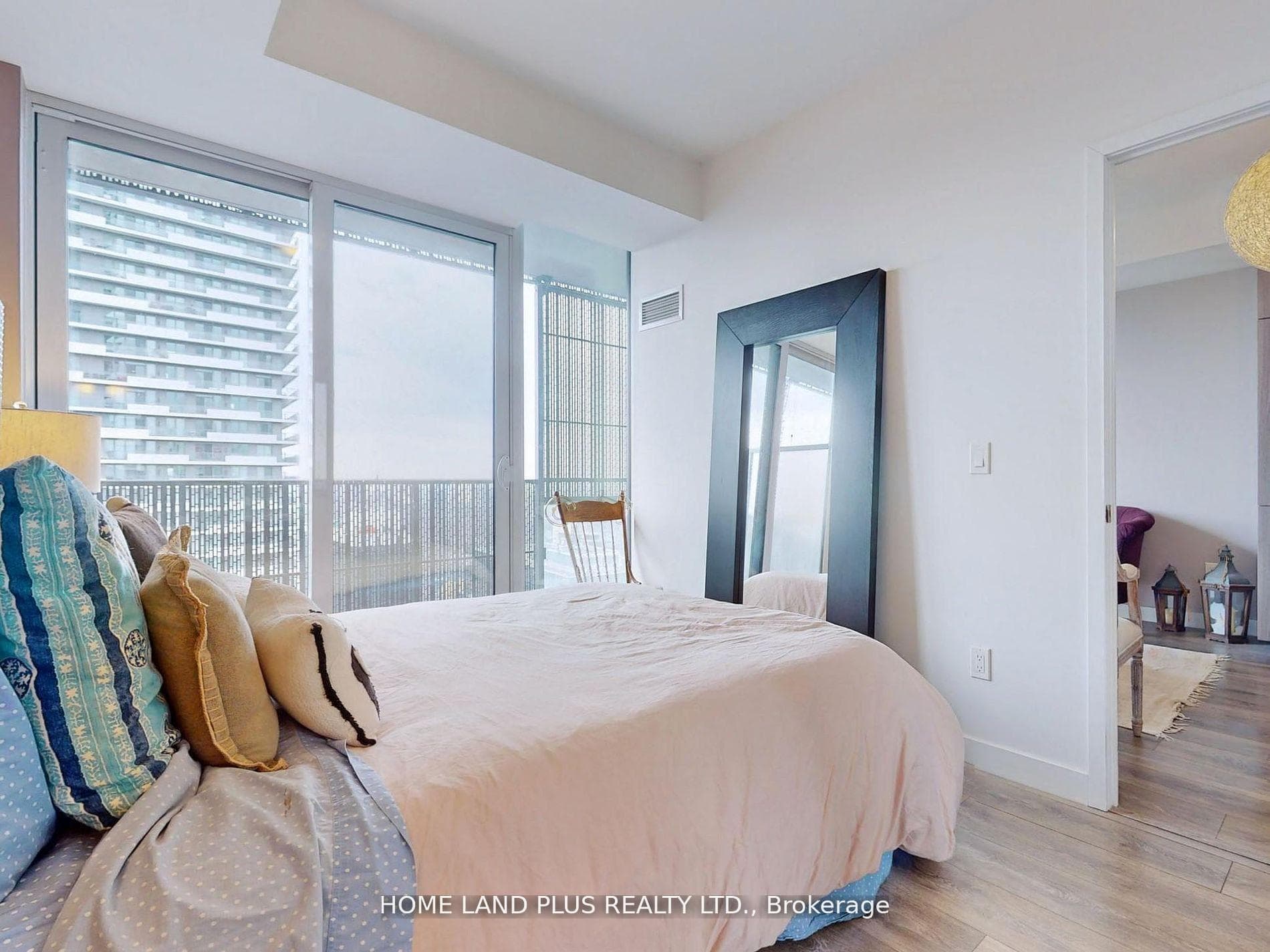 8 Eglinton Avenue Unit 2312 photo 21