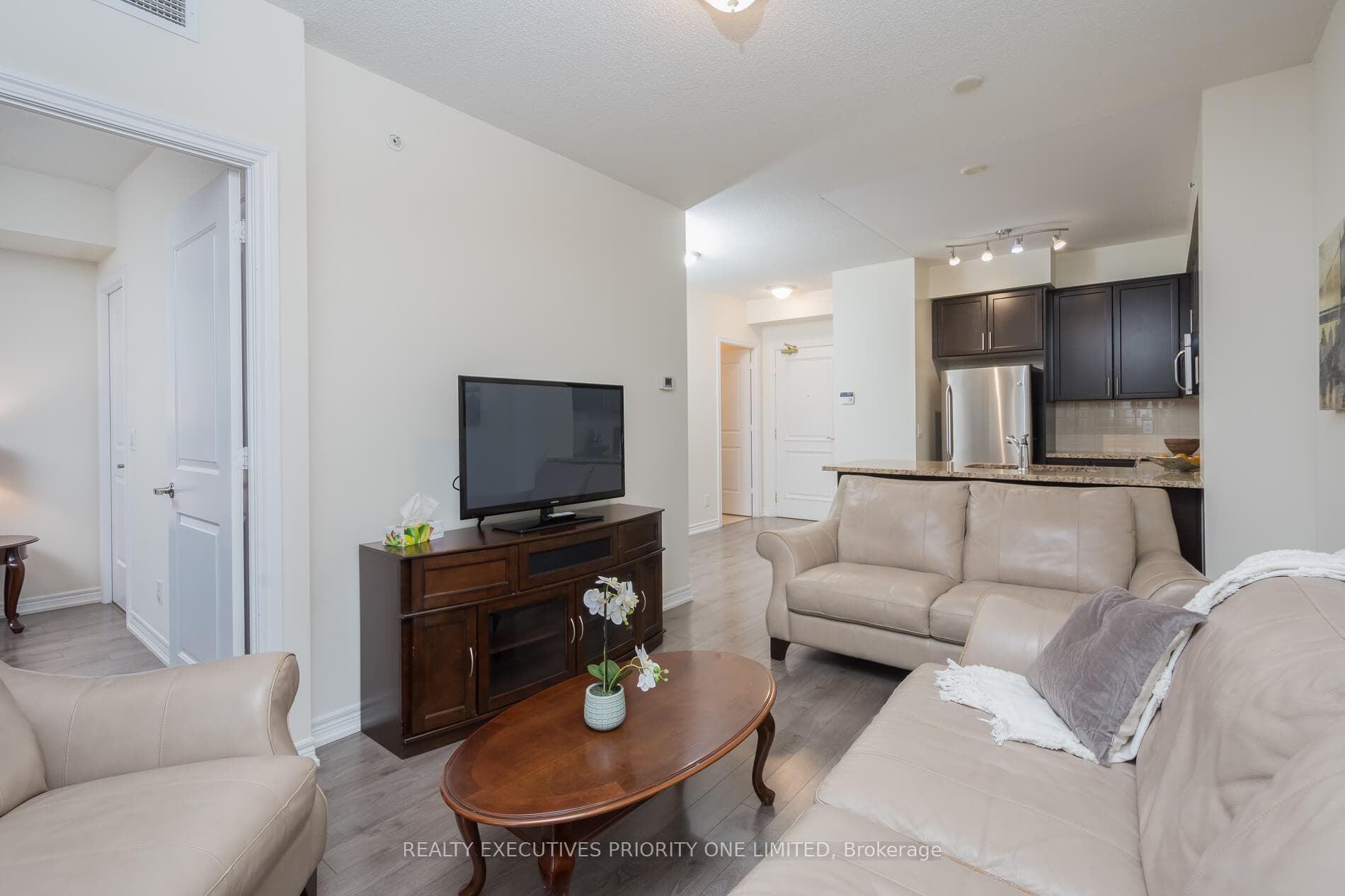 9255 Jane Street Unit 614 photo 14
