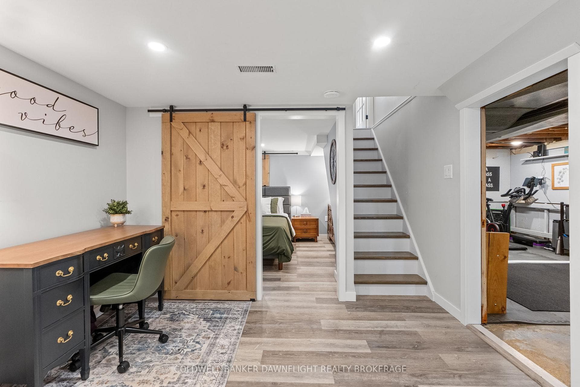 74 East William Street photo 25