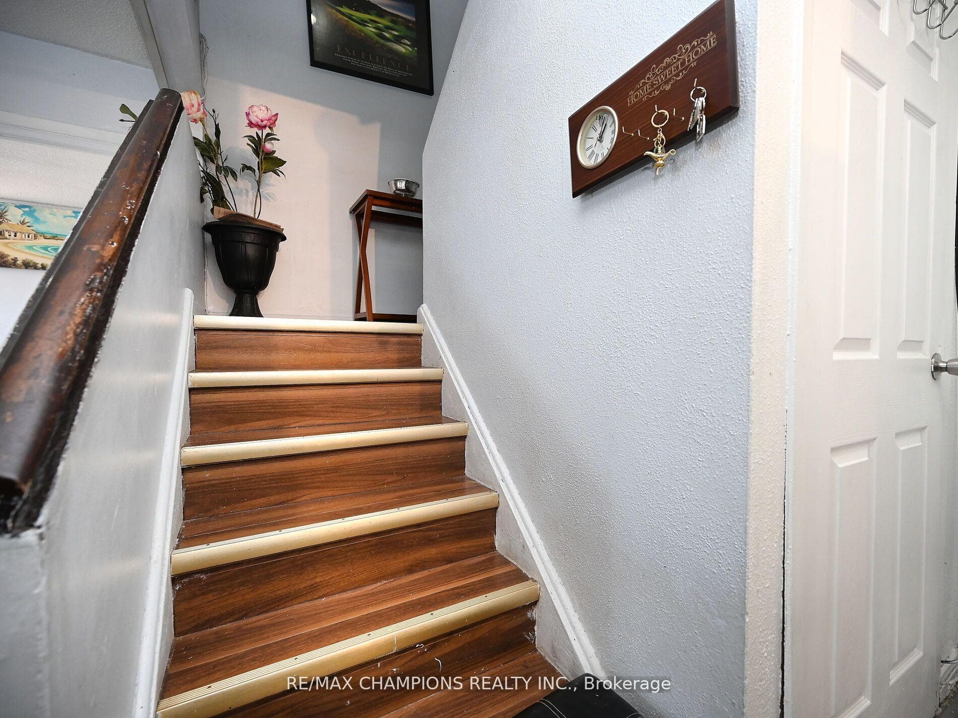 1050 Stainton Drive Unit 112 photo 13