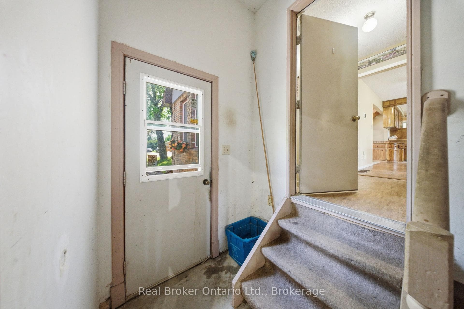 800 Tremaine Avenue photo 32