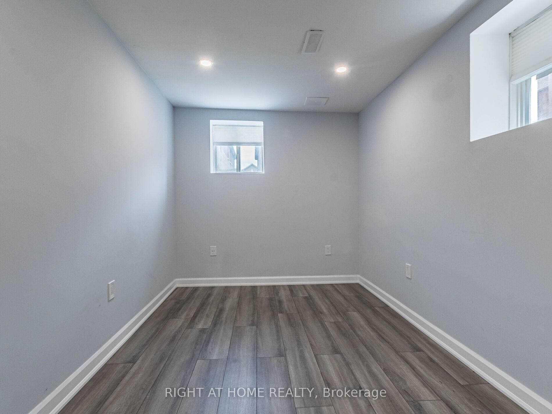 115 Holbrook Court photo 16
