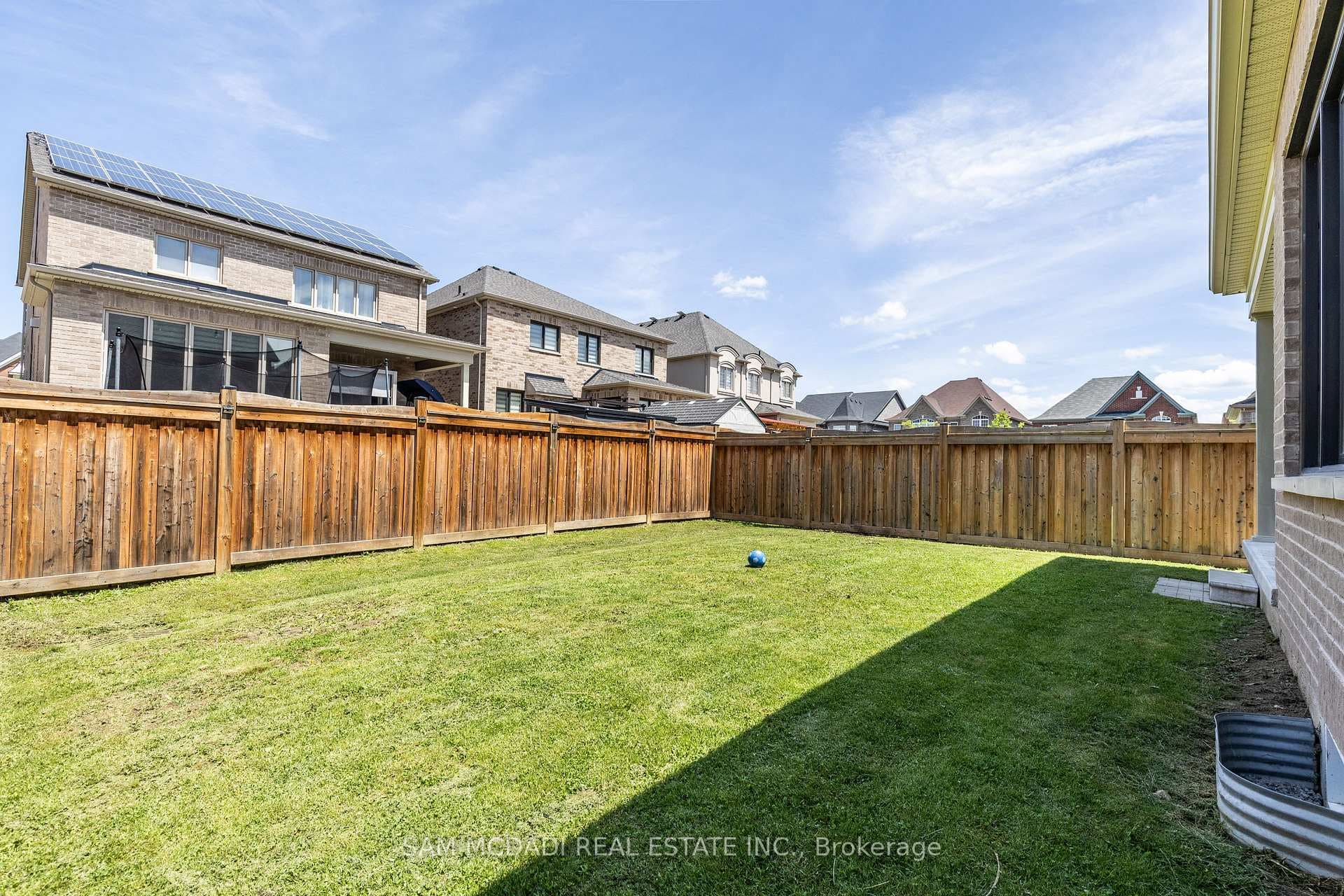 17 Mugford Crescent photo 38