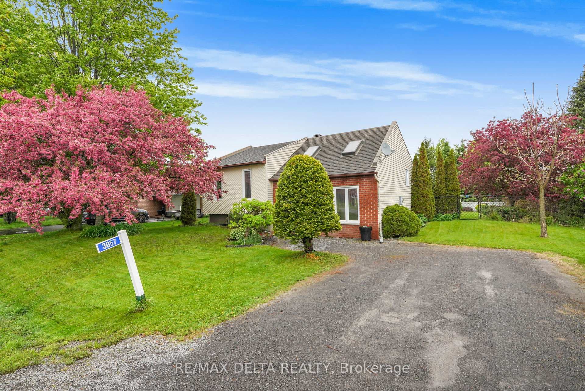 3057 Carriere Street photo 2