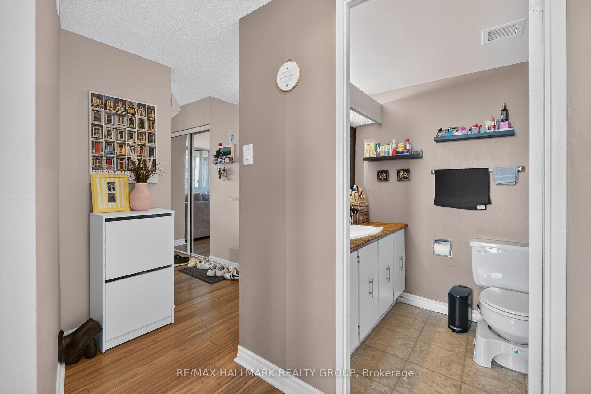 530 Laurier Avenue Unit 1907 photo 22